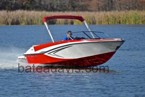 Glastron GT 185 Bowrider avis et fiche technique 